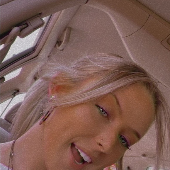 Meet your Posher, Molly - Picture 3 of 3